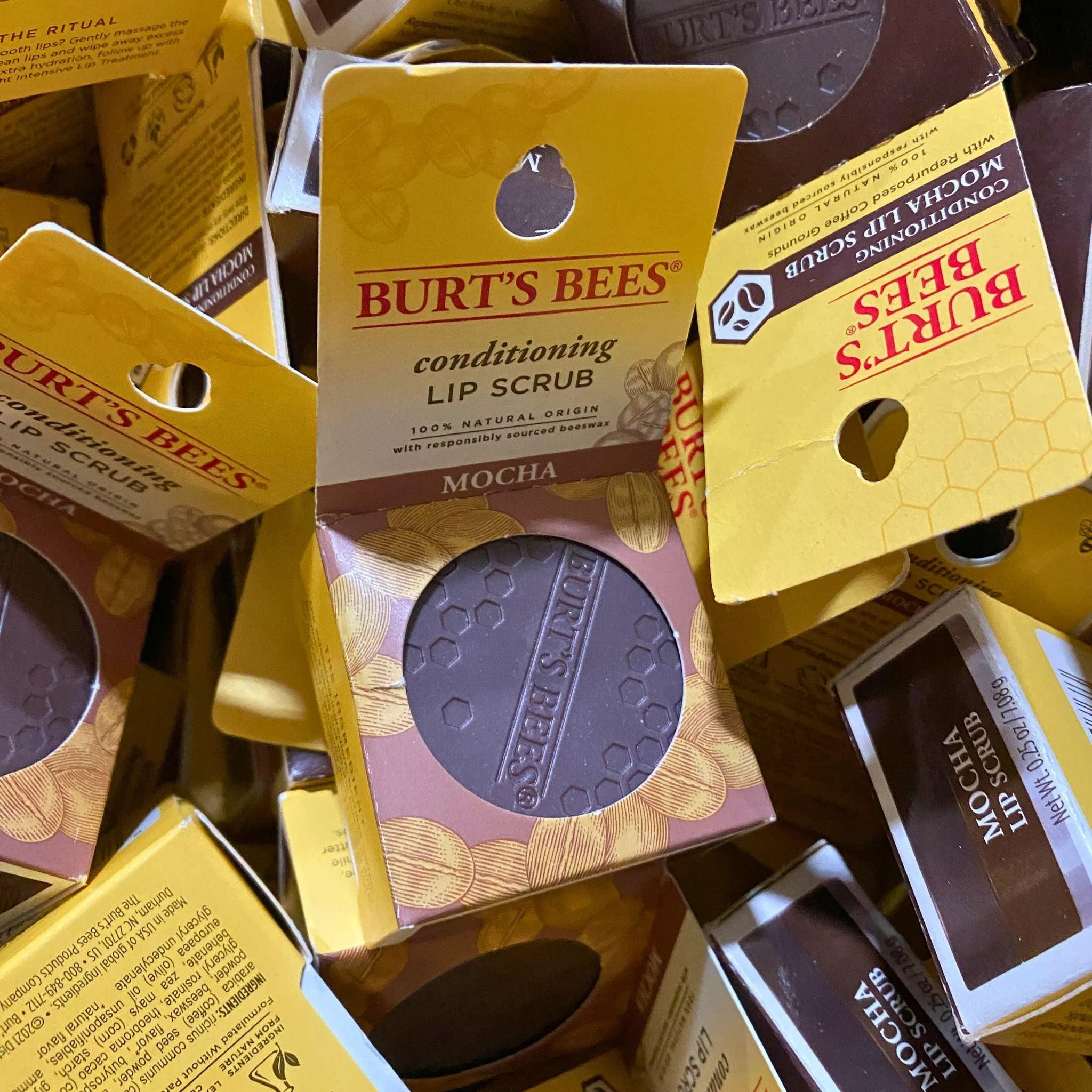 Burt's Bees Conditioning Lip Scrub Mocha (100 Pcs Lot)